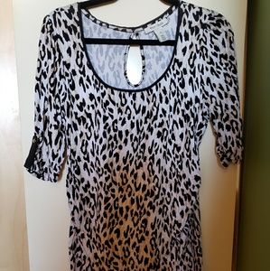 🧜‍♀️ WHBM animal print shirt